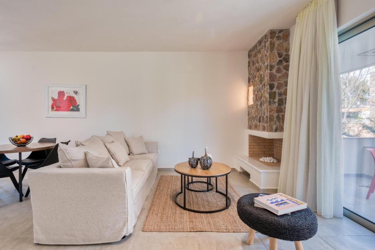 Saronis Suites Saronida Dış mekan fotoğraf