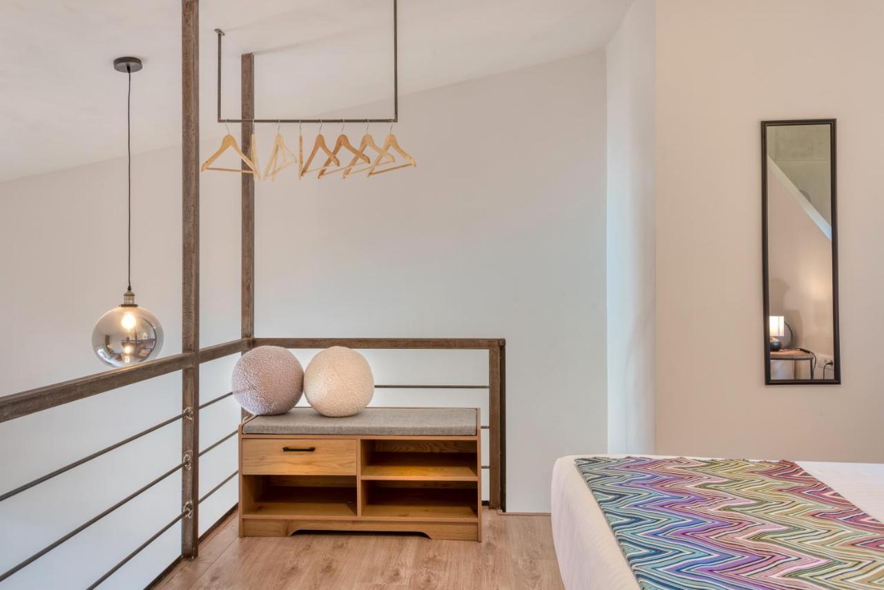 Saronis Suites Saronida Dış mekan fotoğraf