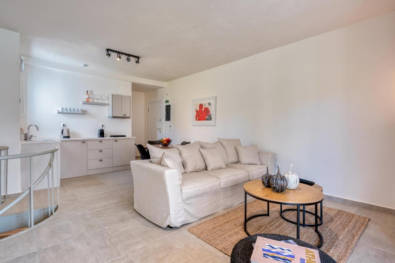 Saronis Suites Saronida Dış mekan fotoğraf