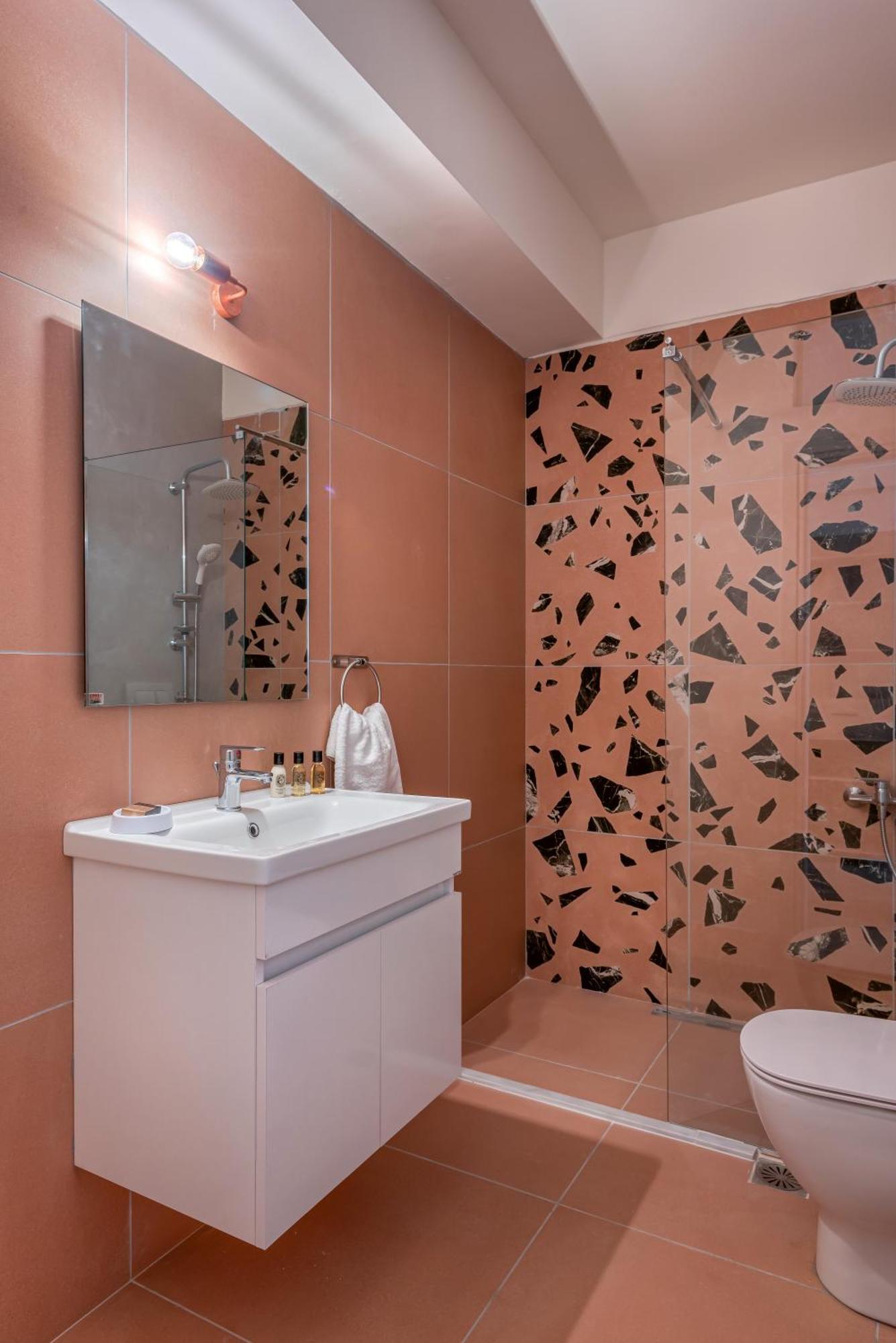 Saronis Suites Saronida Dış mekan fotoğraf