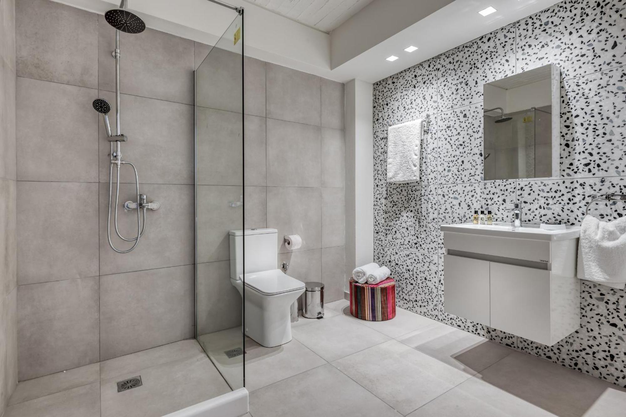 Saronis Suites Saronida Dış mekan fotoğraf