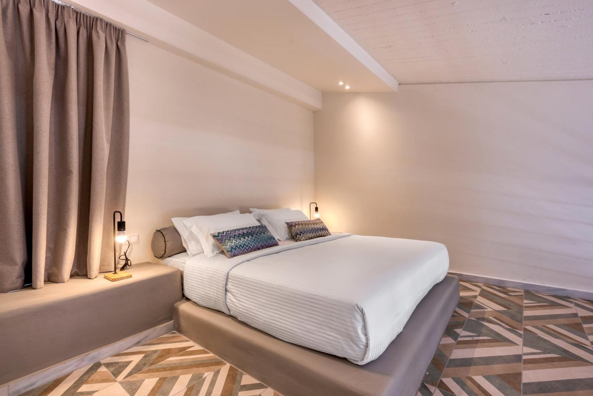 Saronis Suites Saronida Dış mekan fotoğraf